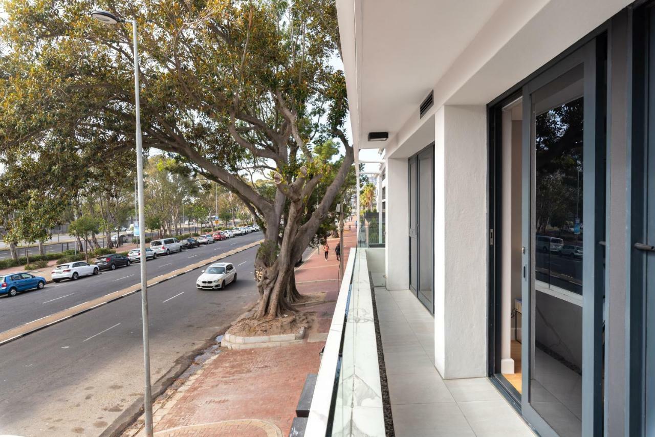 35 On Main * Kaapstad